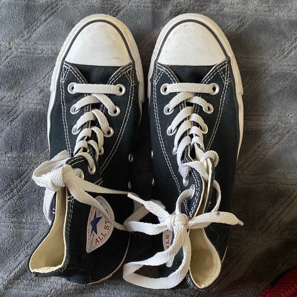 women’s black high top converse. size 7